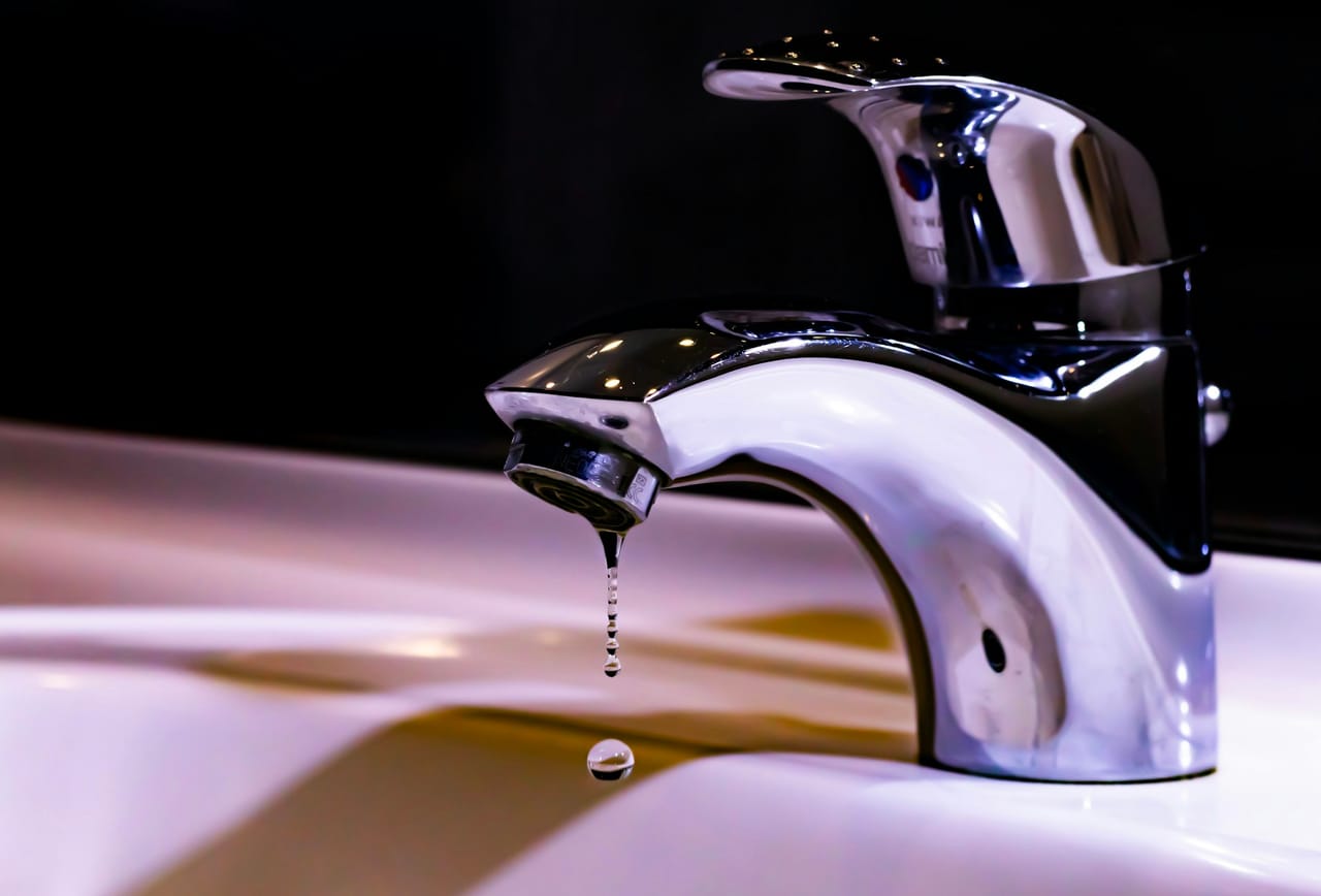 7 Plumbing Warning Signs You Shouldn't Wait On